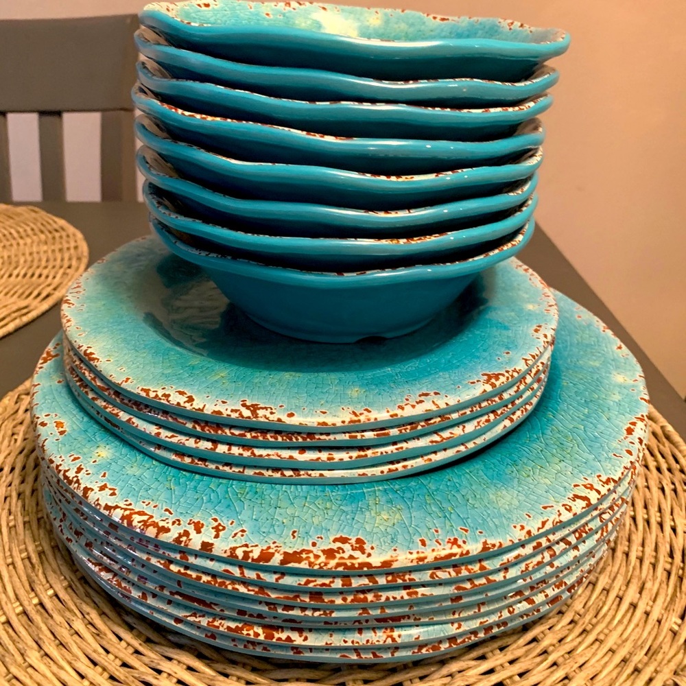 Melamine Pier 1 imports plates & bowls set